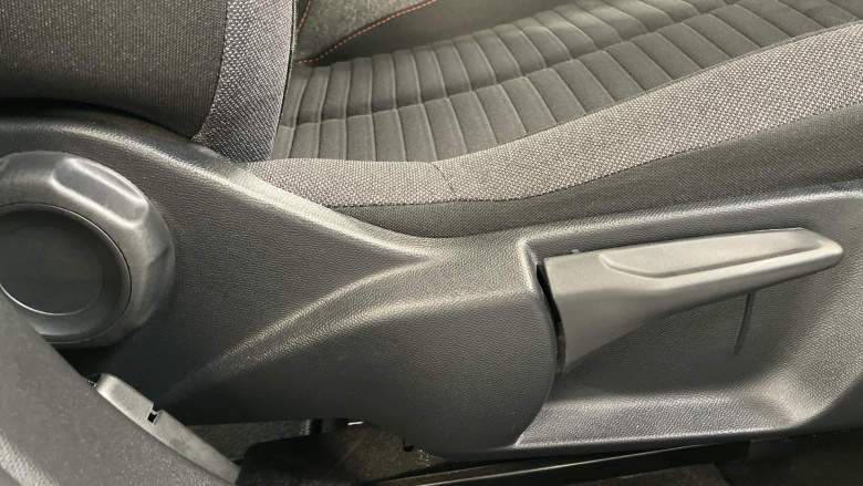 Peugeot 208 1.2 PureTech 100 Active Premium 5dr Petrol Hatchback